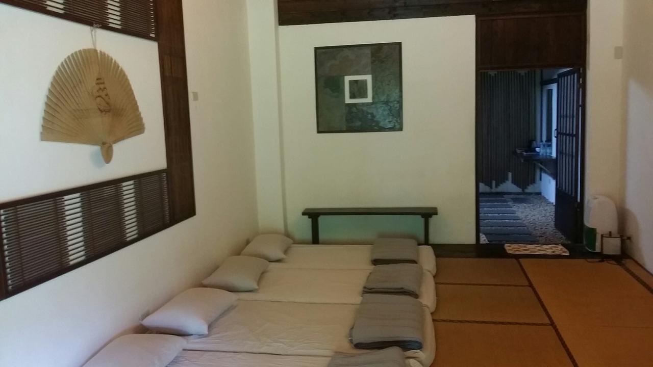 Bright Moon Homestay Dongshi  Exterior photo